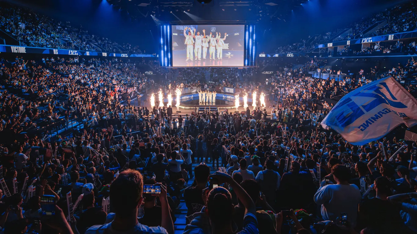 NS战队开局逆风韧性防守，经济领先团战配合完美扳平比分